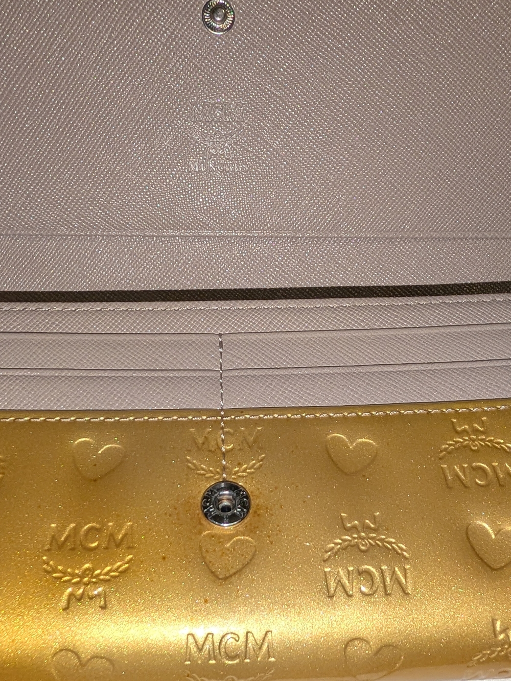 MCM Patent Leather Gold Logo Leather Wallet. LIKE NEW, NEVER USED - Picture 6 of 11